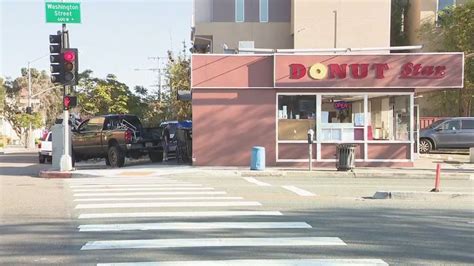 Barricaded suspect prompts SWAT standoff at Hillcrest donut shop